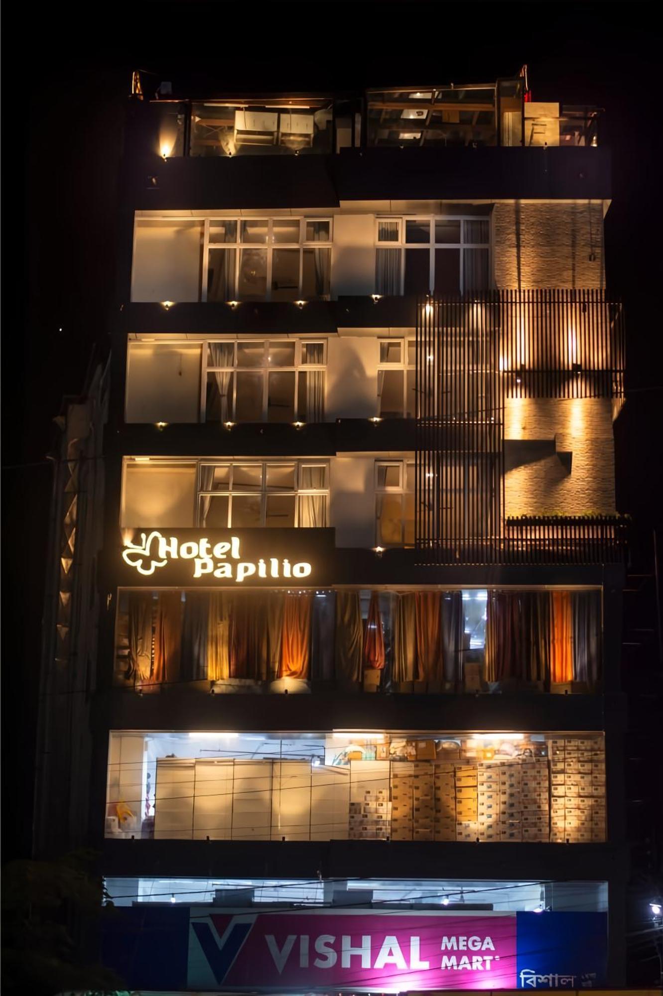 Hotel Papilio Māldah Buitenkant foto