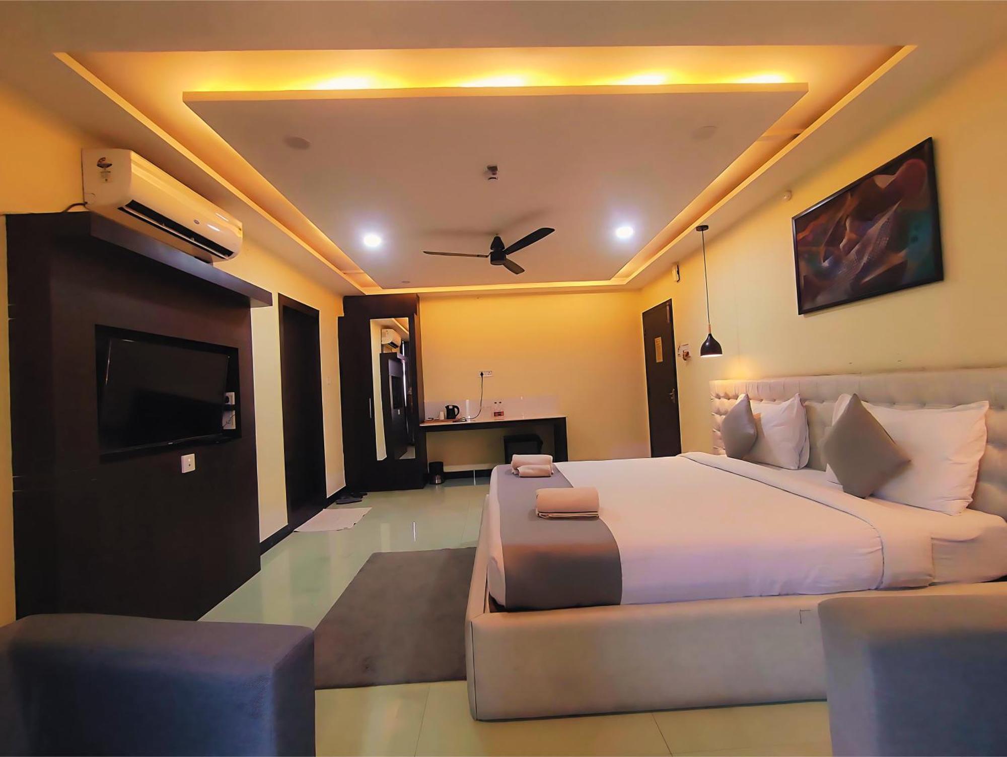Hotel Papilio Māldah Buitenkant foto